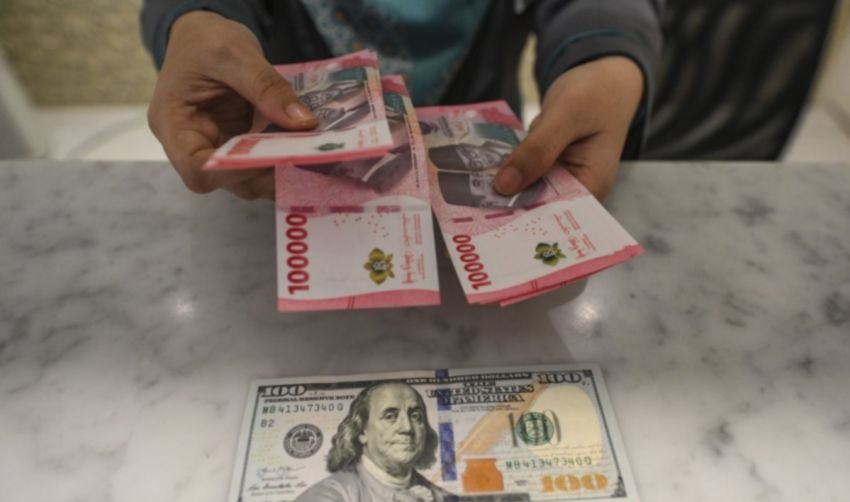 Tekanan Global Meningkat, Rupiah Berpotensi Sentuh Rp17.100