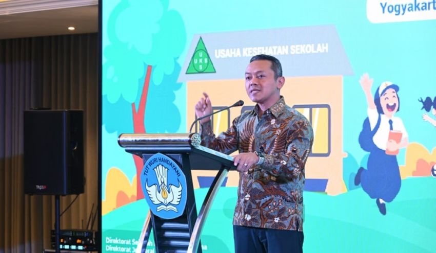 Wamendikdasmen: 97 Sekolah di Sumatera Masih Belajar di Kelas Darurat