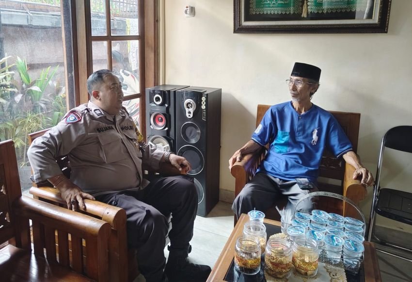 Bhabinkamtibmas Sumerta Kauh Sambang Sesepuh Yayasan Madya Nurussalam, Perkuat Sinergi Kamtibmas