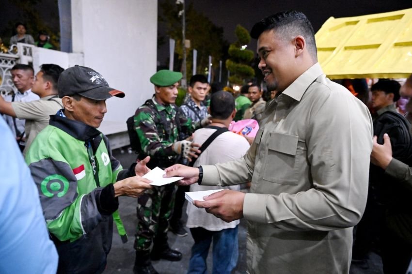 Gubernur Bobby Nasution Bagikan 2.500 Bingkisan Hari Raya untuk Masyarakat Medan