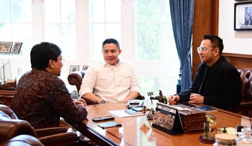 Seskab Teddy Ajak Yovie Widianto dan Raffi Ahmad Diskusikan Strategi Bahasa Indonesia Mendunia Lewat Seni dan Musik