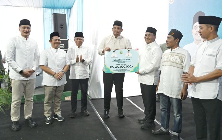 Gubernur Bobby Nasution Serahkan Hibah Rp500 Juta, Tekankan Masjid Harus Sejahterakan Jemaah