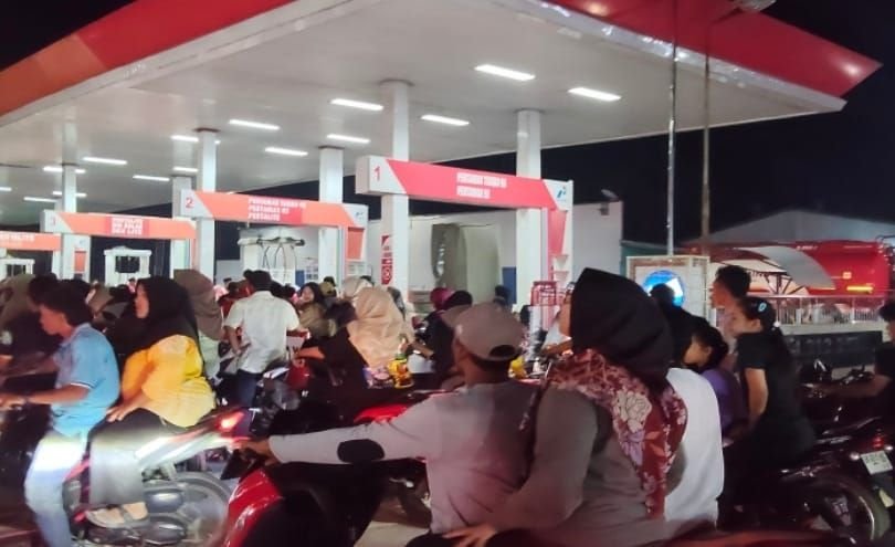 Jelang Lebaran 2026, Isu Kelangkaan BBM Bikin SPBU Tanjung Tiram Diserbu Warga! Polisi Diminta Tindak Tegas Pengepul