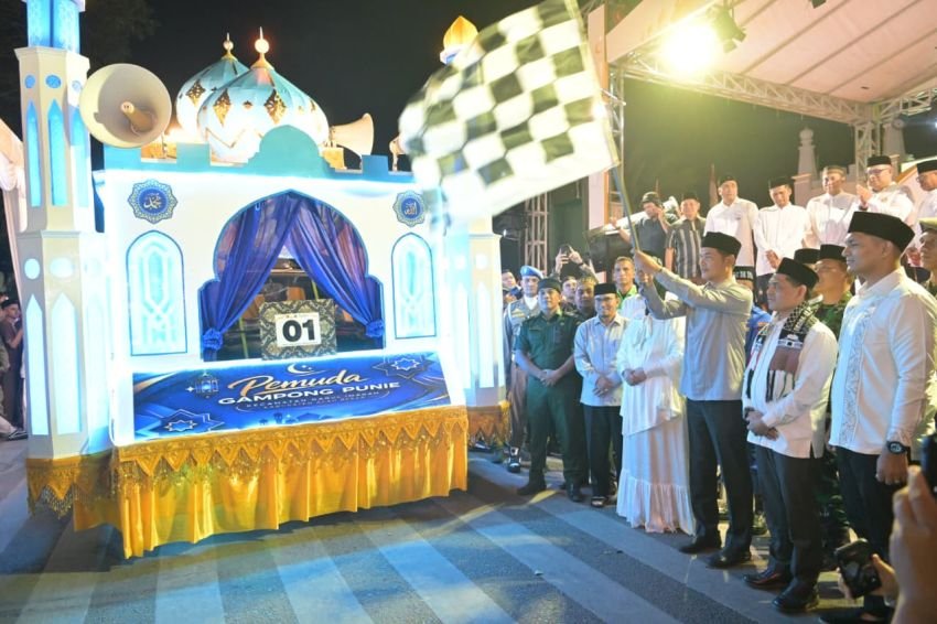 Ribuan Warga Banda Aceh Padati Pawai Takbir Idul Fitri 1447 H di Masjid Raya Baiturrahman