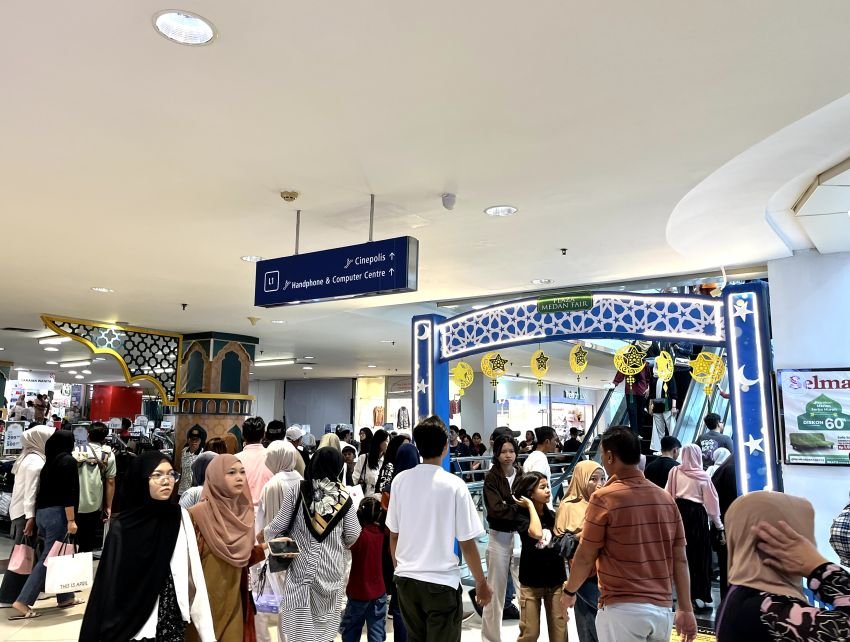 Lebaran Kedua, Plaza Medan Fair Dipadati Warga: Banyak Diskon dan Hiburan Seru!