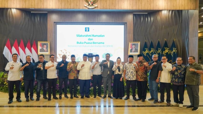 Gelar Silaturahmi dan Buka Puasa Bersama Komisi XIII DPR , Menkum: SuperApps Kemenkum Dorong Layanan Publik Lebih Cepat