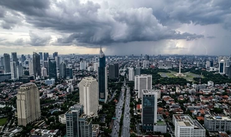 Cuaca Jakarta Didominasi Berawan, Suhu Udara Capai 35 Derajat Celsius