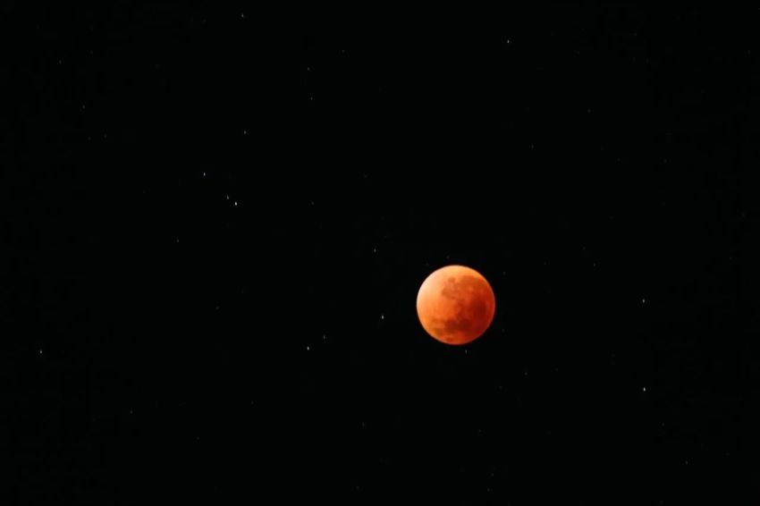 Gerhana Bulan Total 3 Maret 2026 Warnai Langit Indonesia, Simak Jadwal Puncaknya