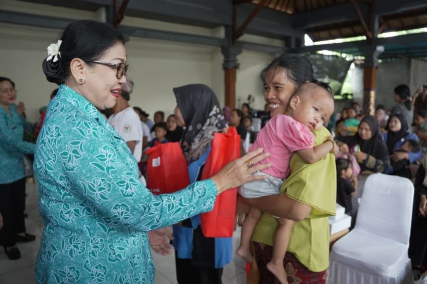 Putri Koster Ajak Masyarakat Buleleng Kelola Sampah dari Rumah, Sambut Aksi &ldquo;Bergerak dan Berbagi&rdquo;