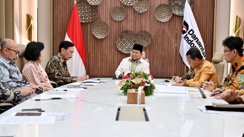 Prabowo Kaji Pemotongan Gaji Menteri dan Anggota DPR untuk Mengurangi Beban Anggaran Akibat Konflik Timur Tengah