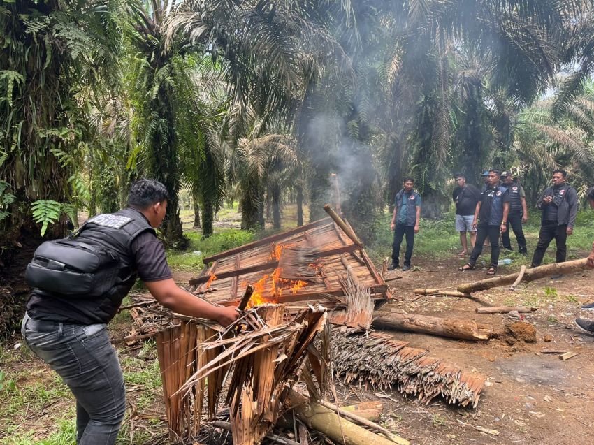 Sarang Narkoba di Kecamatan Selesai Binjai Dibongkar, Polisi Temukan Bong dan Alat Hisap