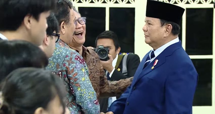 Prabowo Lempar Candaan ke Rocky Gerung: &ldquo;Ternyata Masih Disiden&rdquo;
