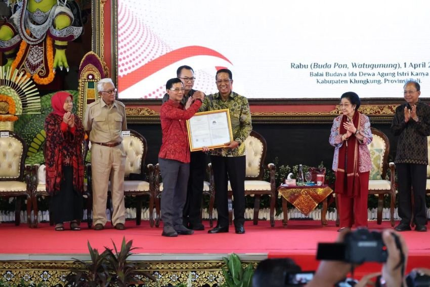 Ribuan Karya Dilindungi! Menteri Hukum Serahkan Sertifikat Kekayaan Intelektual di Bali