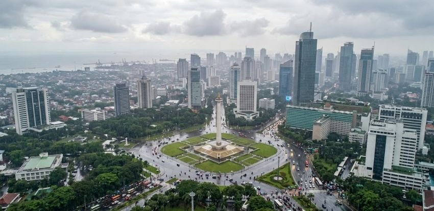 Prakiraan Cuaca Jakarta 14 April 2026: Seluruh Wilayah Berpotensi Hujan Ringan