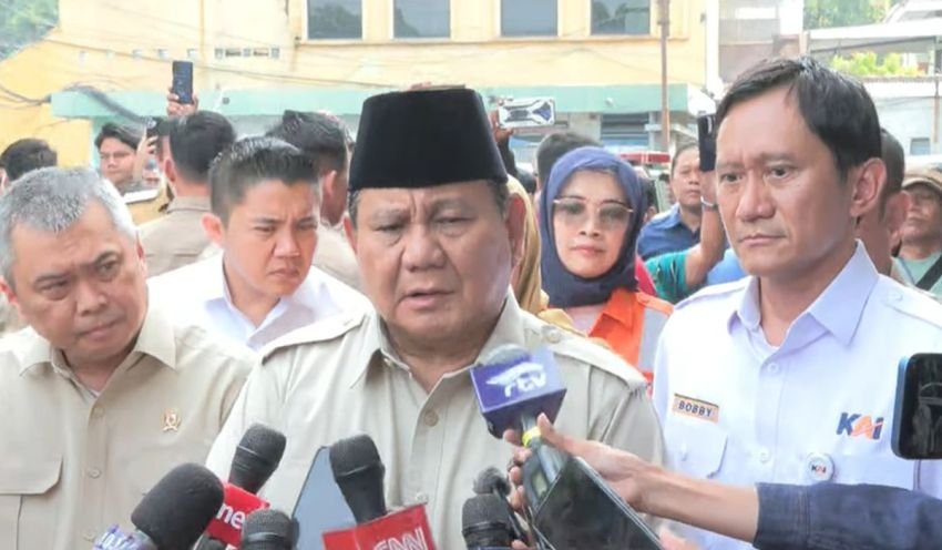Prabowo Soroti Banyak Perlintasan Kereta Tak Dijaga Usai Tabrakan di Bekasi, Janji Bangun Flyover