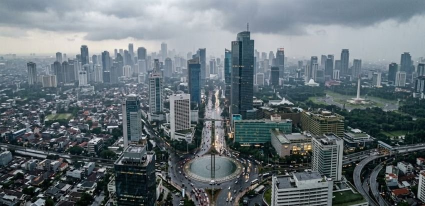 Cuaca Jakarta Didominasi Berawan, Jakarta Selatan Berpotensi Hujan Ringan