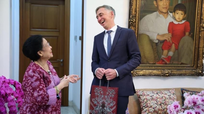 Megawati Kerap Didatangi Dubes Negara Sahabat, Ini Kata Hasto