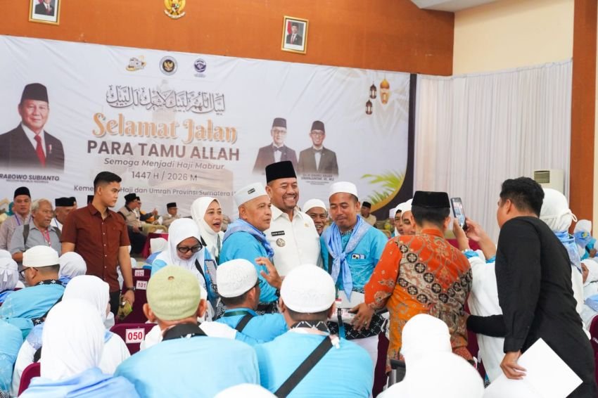Bupati Batu Bara Lepas Keberangkatan Jemaah Calon Haji Batu Bara ke Tanah Suci