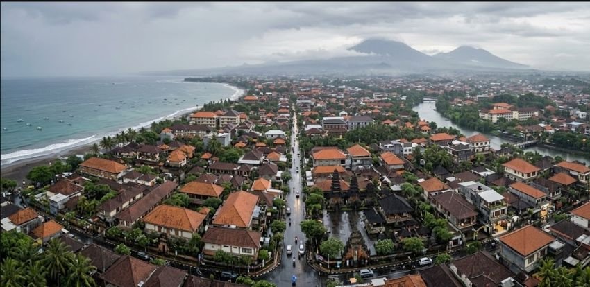 Cuaca Bali Didominasi Hujan Ringan, Denpasar Capai Suhu Tertinggi 34 Derajat Celsius