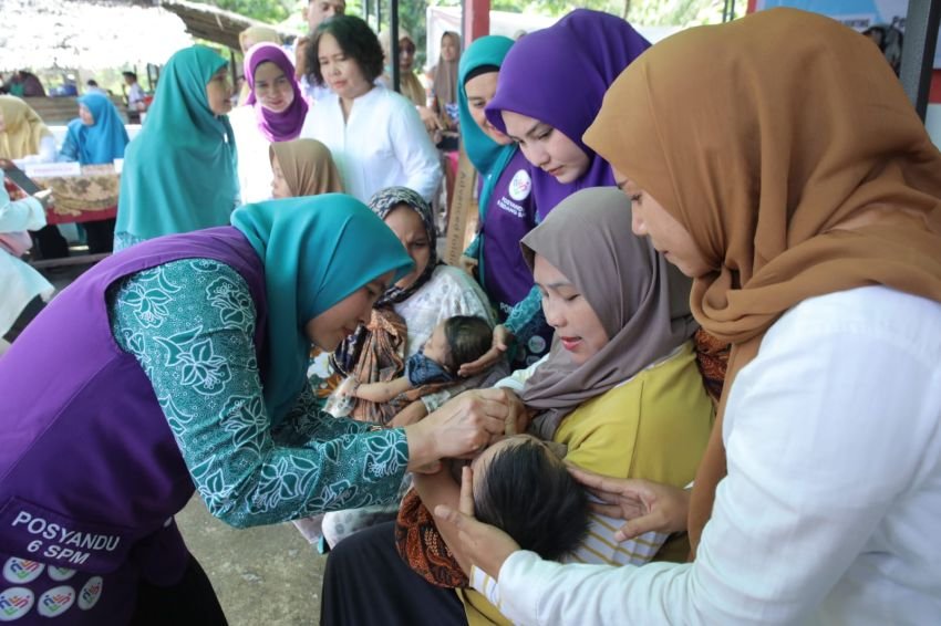 Persiapan Lomba Tingkat Sumut, Tim Posyandu Kabupaten Asahan Lakukan Monitoring dan Serahkan Bantuan Sarpras