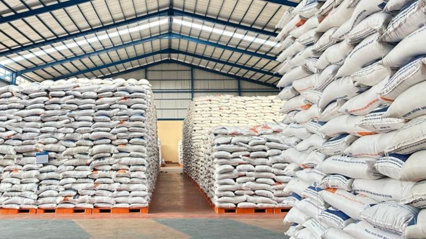 RI Ekspor Perdana Beras ke Arab Saudi Rp38 Miliar, Sekaligus Kirim Bantuan 10 Ribu Ton ke Palestina