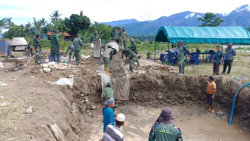 Babinsa Kodim 0108 Bangun Jembatan Gantung di Badar Aceh Tenggara, Percepat Mobilitas dan Ekonomi Warga