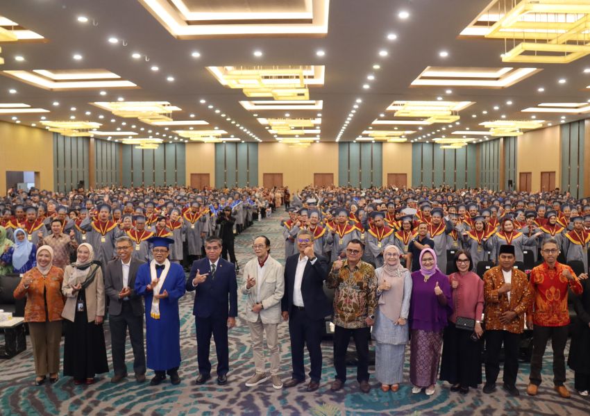 Menaker Ingatkan Lulusan Kampus Wajib Miliki Triple Readiness di Era AI dan Disrupsi Kerja