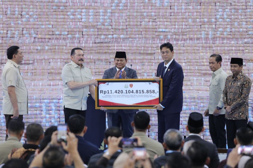 Penyelamatan Rp371 Triliun, Prabowo Tegaskan Negara Tak Boleh Kalah oleh Mafia Hutan