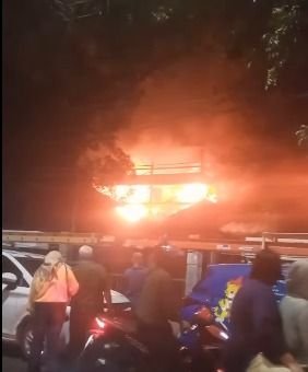 Kebakaran Hebat Landa PT Argo di KIM Medan, Asap Hitam Pekat Bikin Panik Warga