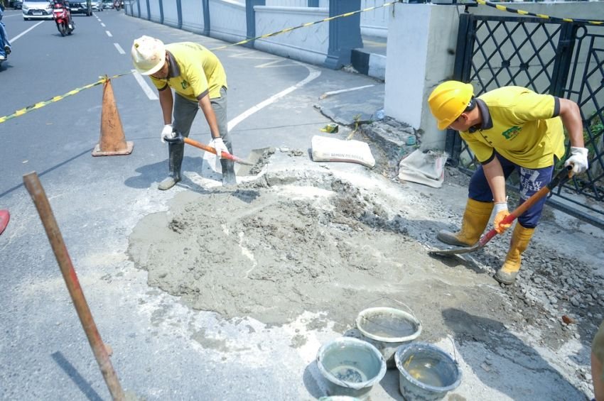 Respon Cepat Aduan Warga di Medsos, Pemko Medan Tutup Lubang Besar di Jalan Raden Saleh dalam Sehari!