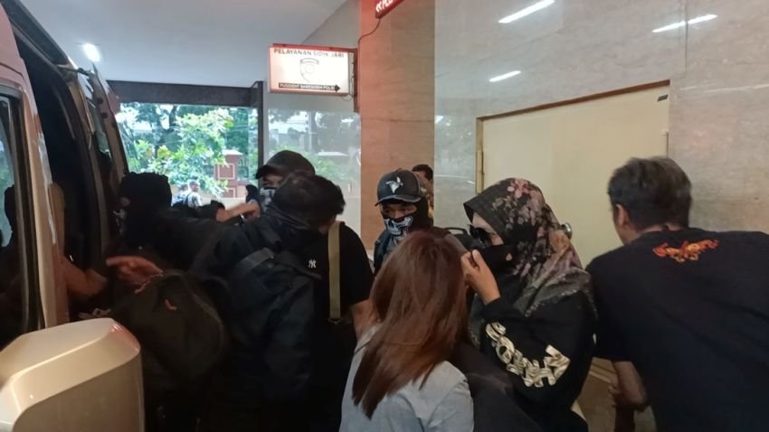 Istri dan Anak Koko Erwin Jalani Pemeriksaan TPPU di Bareskrim Polri