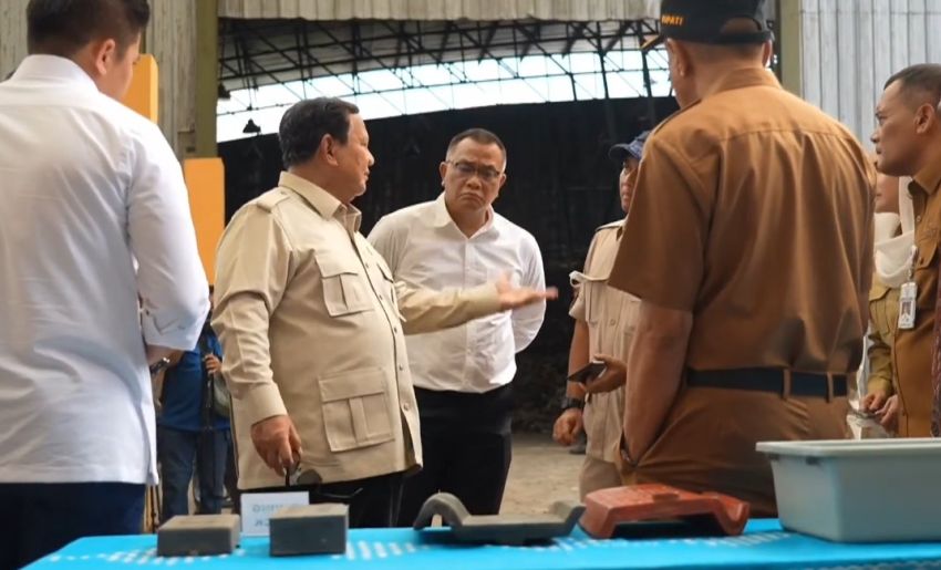 TPST Banyumas Ubah Sampah Jadi Genteng, Prabowo Tertarik Terapkan Skala Nasional: Harga Lebih Murah