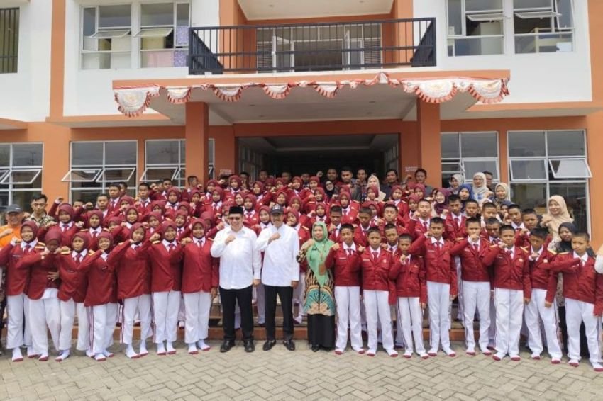 Prabowo Ingin Sekolah Rakyat Hadir di Tiap Kota dan Kabupaten, Targetkan Pendidikan Gratis untuk Warga Miskin