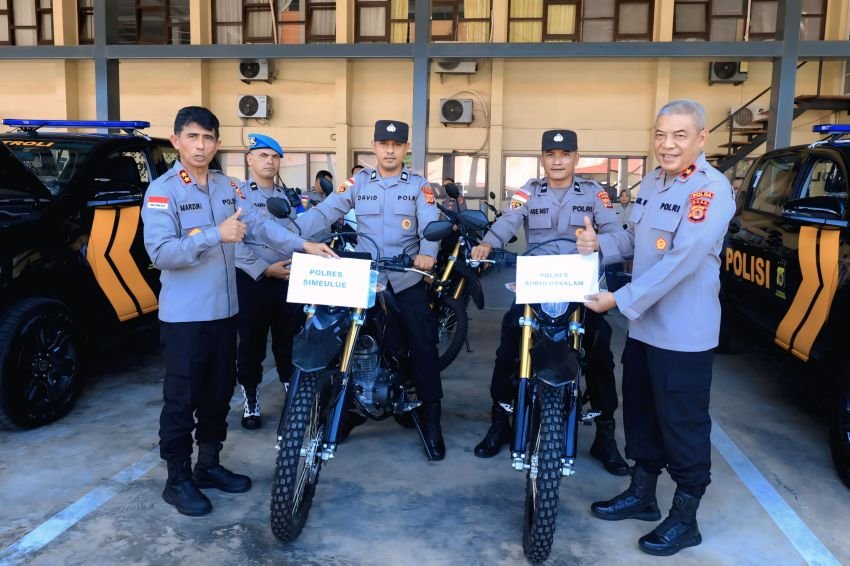 Tingkatkan Pelayanan, Kapolda Aceh Salurkan Kendaraan Dinas Kapolri untuk Polres Subulussalam dan Simeulue