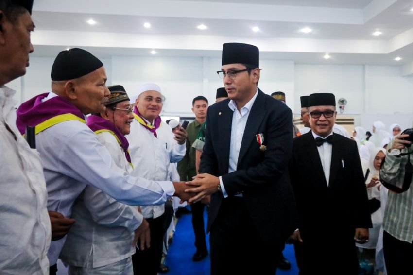 Rico Waas Lepas 1.883 Calon Jemaah Haji Medan, Ingatkan Jaga Lisan dan Emosi di Tanah Suci