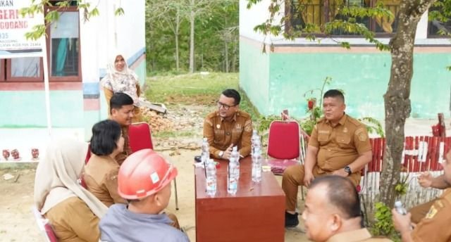 Bupati Labuhanbatu Selatan Tinjau SDN 26 Nagodang, Janjikan Rehabilitasi dan Pembangunan Fasilitas Sekolah