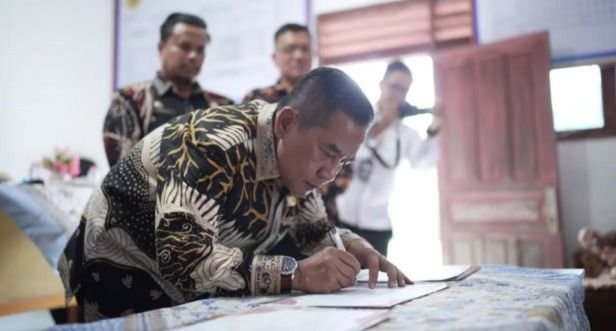 Wabup Labusel Resmikan Desa Cantik, Dorong Desa Kelola Data Mandiri untuk Perkuat Pembangunan