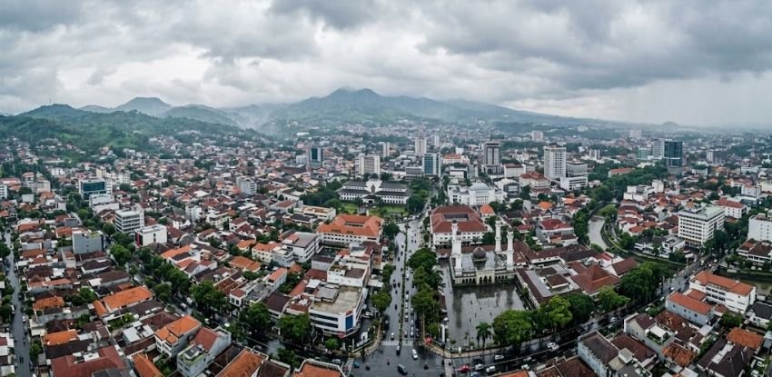 Cuaca Jawa Barat Hari Ini: Hujan Sedang hingga Ringan Dominasi Sejumlah Wilayah