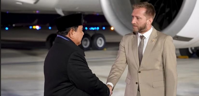 Prabowo Tiba di Paris Usai Pertemuan Panjang dengan Putin, Siap Bertemu Presiden Macron