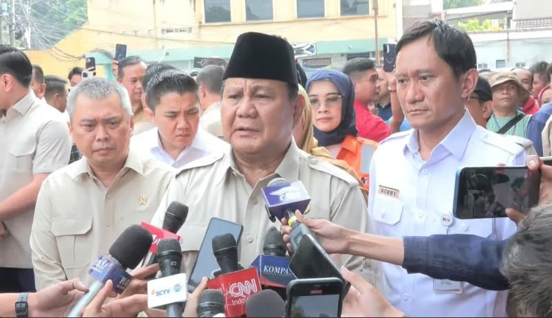 Prabowo Jenguk Korban Tabrakan Kereta di RSUD Bekasi, Sampaikan Belasungkawa Mendalam atas Tragedi Maut