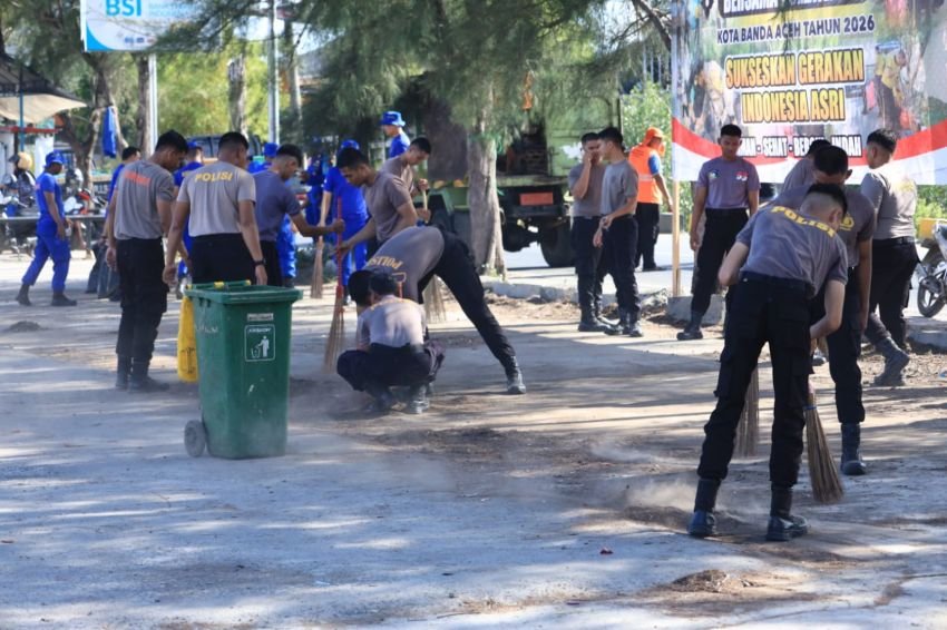 Dukung Program ASRI Presiden Prabowo, Polda Aceh Gelar Gotong Royong di Pasar Al-Mahirah