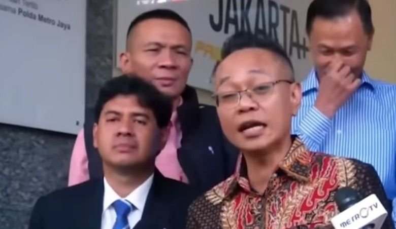 Rismon Sianipar Siap Berikan Kejutan Baru dalam Kasus Ijazah Palsu Jokowi, Ade Darmawan: Jangan Sampai Ada yang Pura-pura Gila