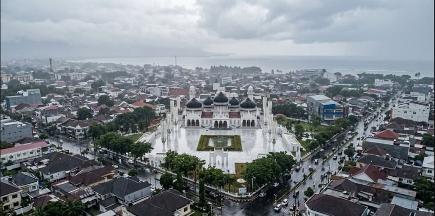 Cuaca Aceh: Hujan Ringan Hingga Berawan, Suhu Terendah 17&deg;C di Aceh Tengah