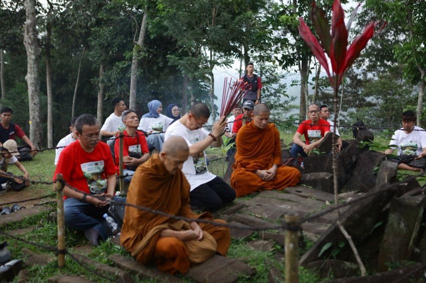 Hari Bumi di Gunung Padang, Tokoh Lintas Agama Serukan &ldquo;Tobat Ekologis&rdquo;