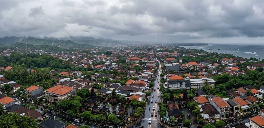 Cuaca Bali Hari Ini: Mayoritas Wilayah Berawan, Hujan Ringan Guyur Bangli hingga Karangasem