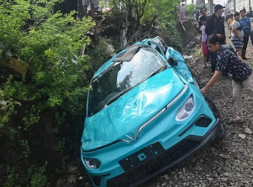 Sopir Taksi Green SM Jadi Tersangka Tabrakan KRL di Bekasi Timur