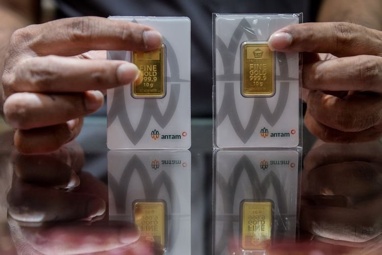 Harga Emas Antam Hari Ini Anjlok Rp20.000, Buyback Turut Merosot
