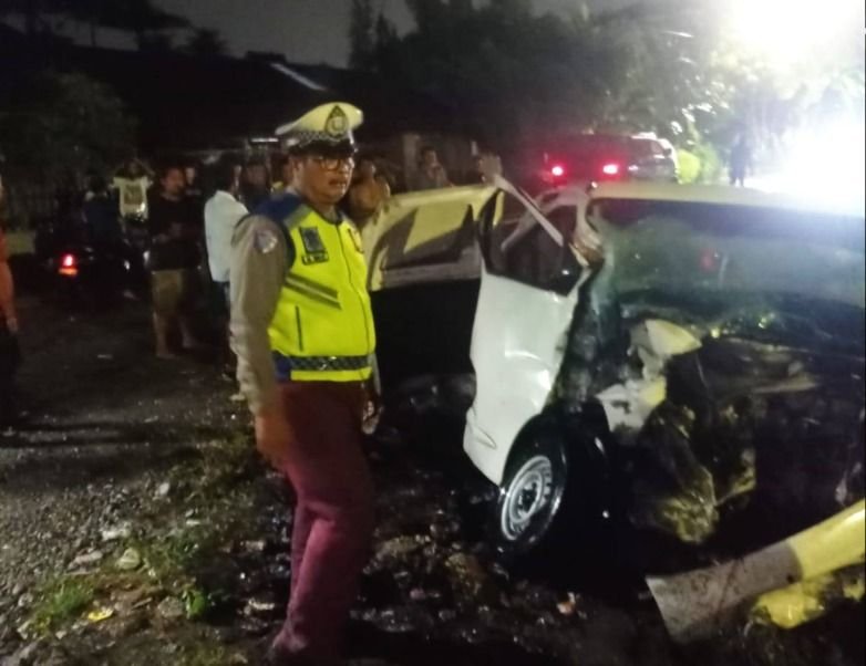 Tragis! Kakek 81 Tahun Tewas usai Mobil Ditabrak Kereta Api di Deli Serdang