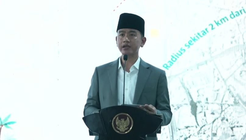 Gibran Keliling Daerah Pastikan Program Prioritas Presiden Prabowo Berjalan Hingga Tingkat Pesantren dan Desa