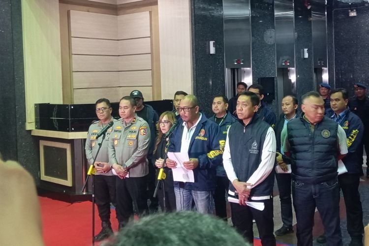 Polisi Sita Rp 1,9 Miliar hingga Puluhan Juta Dong dari Penggerebekan Judol 321 WNA di Hayam Wuruk